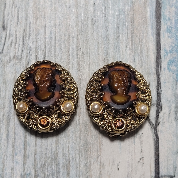 Vintage West Germany Cameo Necklace and Earrings Set. - Picture 12 of 16